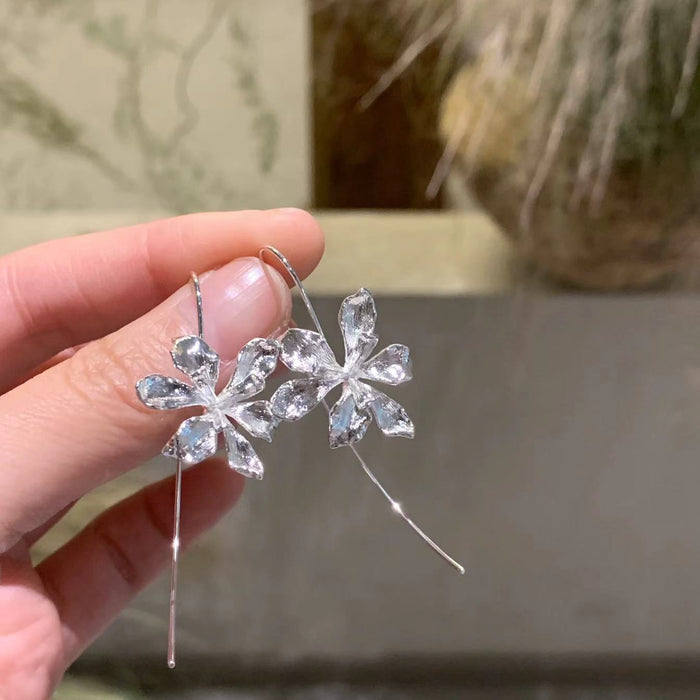 Wholesale Vintage Metallic Phoenix Flower Ear Hook Earrings French Flower High-end Earrings for Women