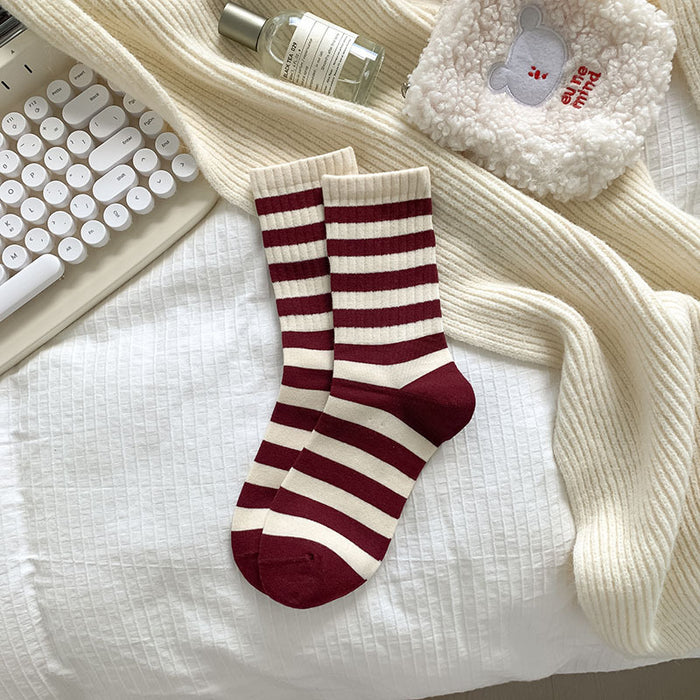 Wholesale Middle tube sock college style boneless pile sock cotton