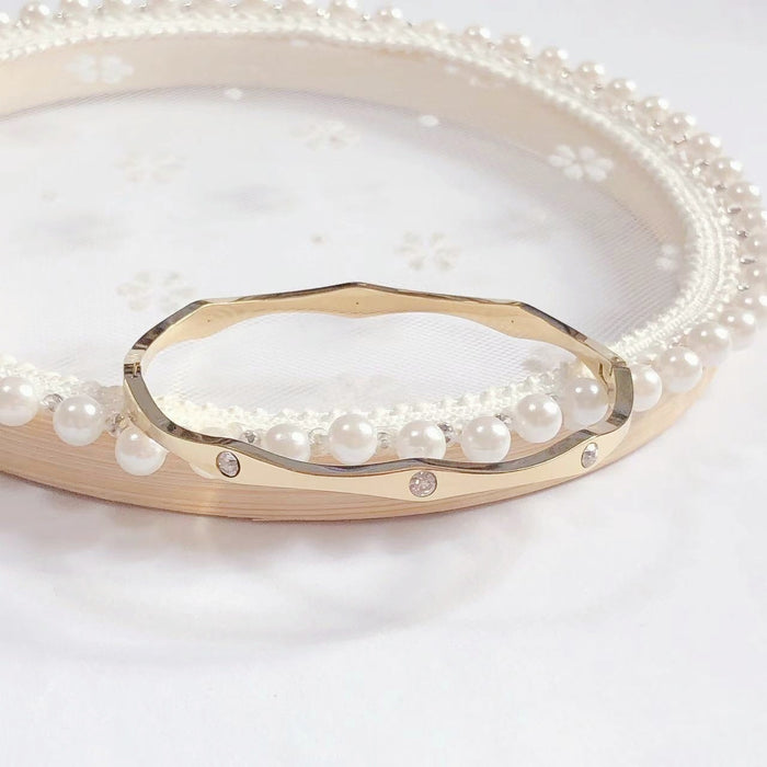 Wholesale Titanium steel color-preserving bracelet with diamond setting