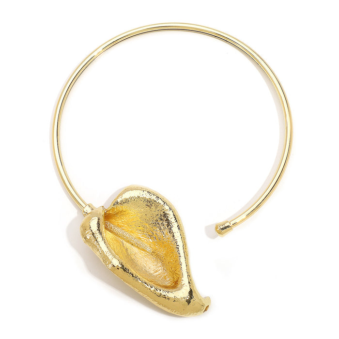 Wholesale Exaggerated Willow Leaf Metal Style Necklace Accessible Necklace for Women