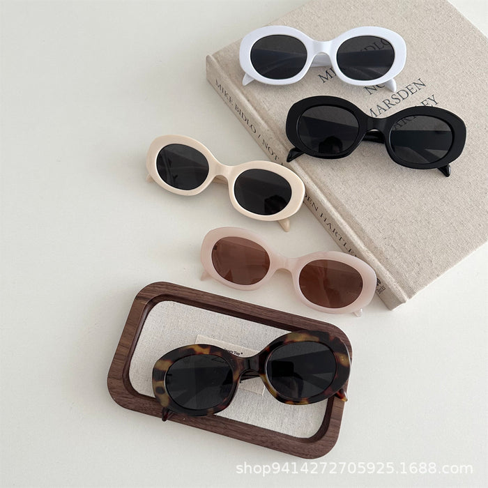Wholesale New retro oval frame sunscreen sunglasses for outdoor travel with a high-end feel