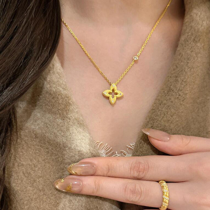 Wholesale Hollow necklace new exquisite and high-end titanium steel non fading collarbone chain