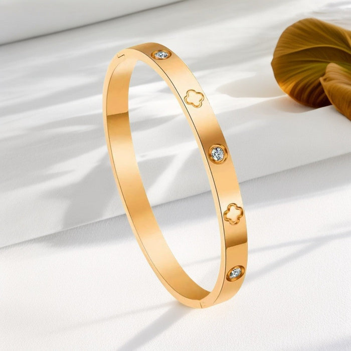 Wholesale Four-leaf bracelet nail titanium steel jewelry