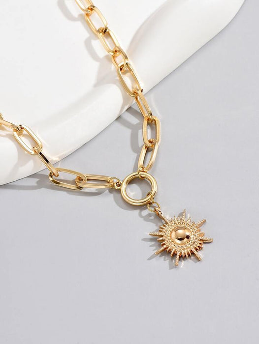 Wholesale New Sun Pendant Chain Necklace Fashion Commuter Accessories