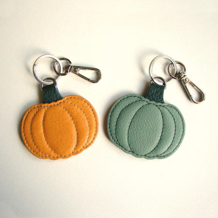 Wholesale Trendy Leather Pumpkin Keychain  Decorative Pendant Blue Green Car Keychain Accessory For Resale