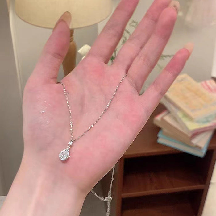 Wholesale Exquisite titanium steel necklace pendant, simple temperament, collarbone chain, heart-shaped accessory