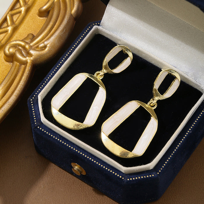 Wholesale Geometric square earrings with a luxurious and high-end feel, personalized retro and irregular temperament, earrings and accessories