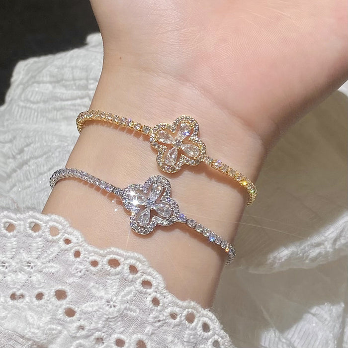 Wholesale Exquisite openwork four-leaf clover micro-set zircon bracelet