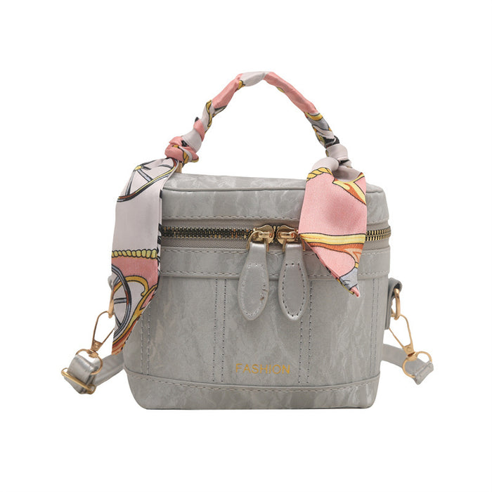 Wholesale Fashion single shoulder small square bag, niche design, crossbody bucket bag