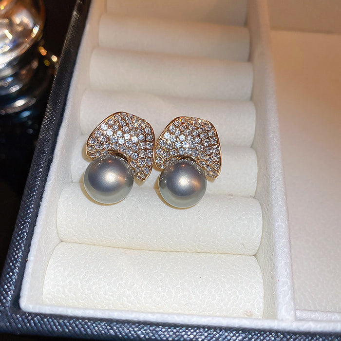 Wholesale Silver needle zircon round artificial pearl earrings high-end luxury retro earrings unique French design earrings