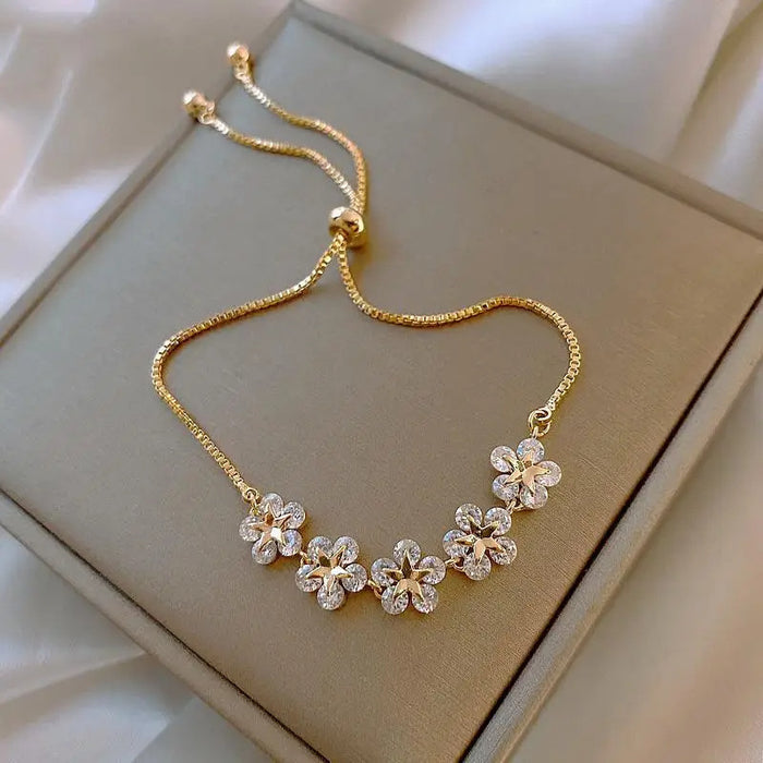 Wholesale Inlaid Rhinestone Flower Push-pull Bracelet Personality Petal Five-pointed Star Bracelet