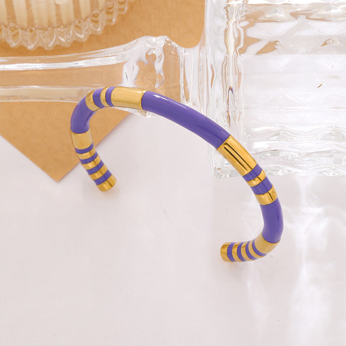 Wholesale Vintage bamboo-shaped C-shaped enamel bracelet for women,  gold plated.