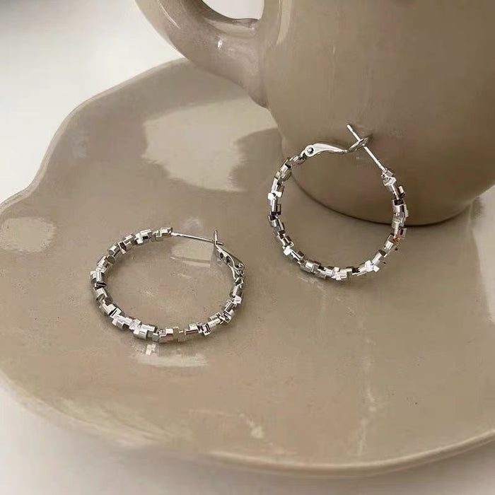 Wholesale Silver needle earrings with circular earrings, light luxury and high-end feel. Exaggerated large earrings and earrings