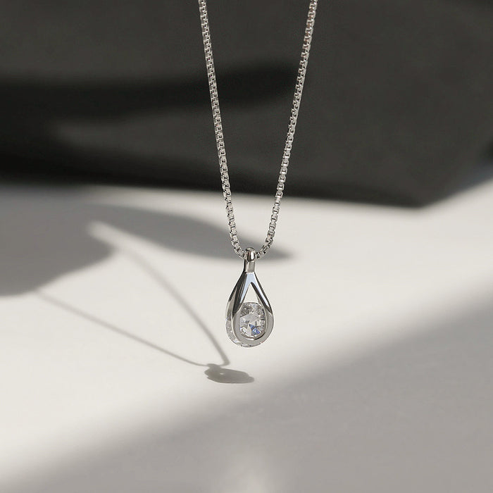 Wholesale Pendant women's light luxury titanium steel non fading necklace collarbone chain jewelry