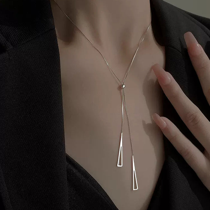 Wholesale Versatile sweater chain girls trendy necklace niche design light luxury long sweater chain clavicle chain