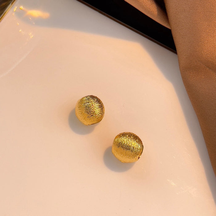 Wholesale Retro gold ear buckle with simple and niche design, fashionable and atmospheric ear buckle