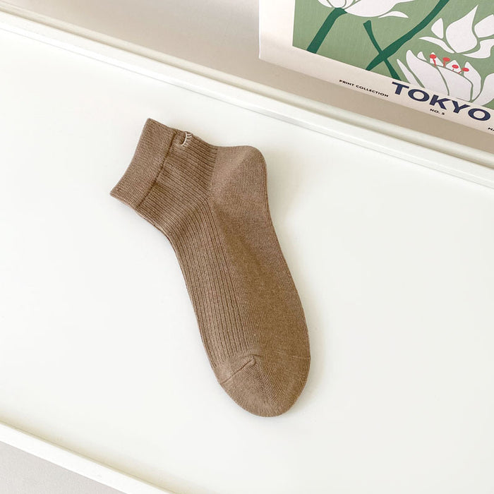 Wholesale Sweat absorbing thin design with embroidered cute short socks, solid color cotton