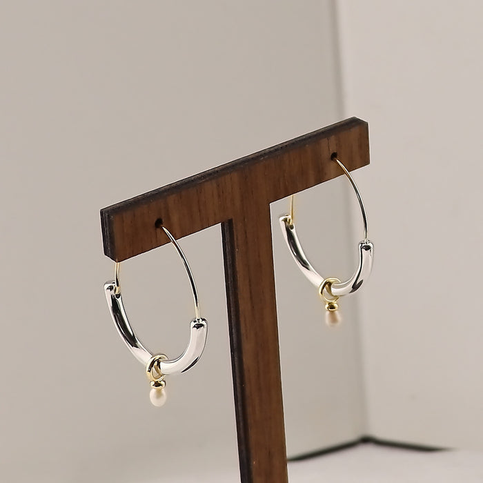 Wholesale Simple and fashionable electroplated two tone personalized earrings with natural pearl earrings