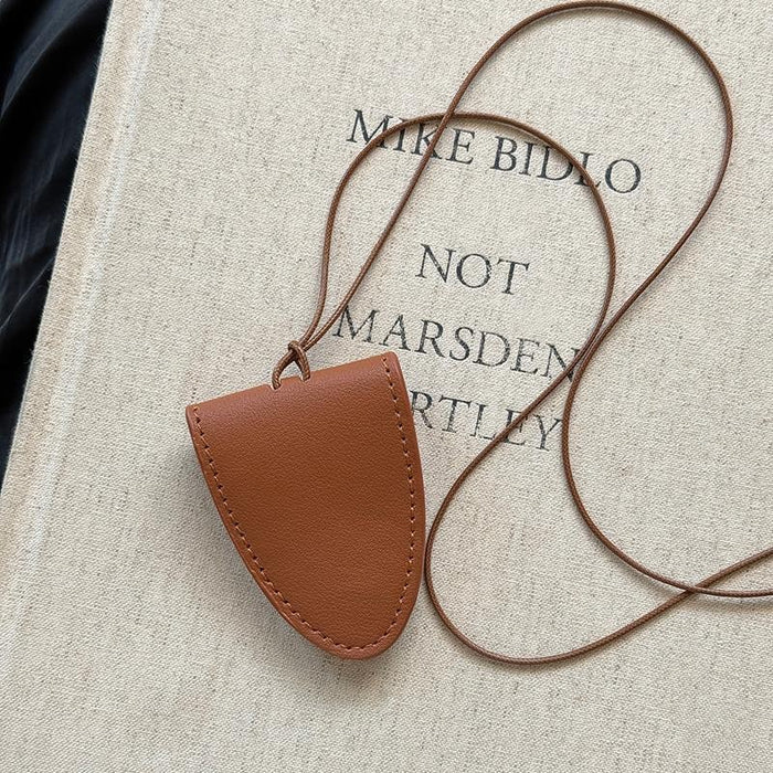 Wholesale Long leather pull-out key bag, wearing accessories, hanging neck, leather tag necklace, hanging glasses, keychain, niche accessories