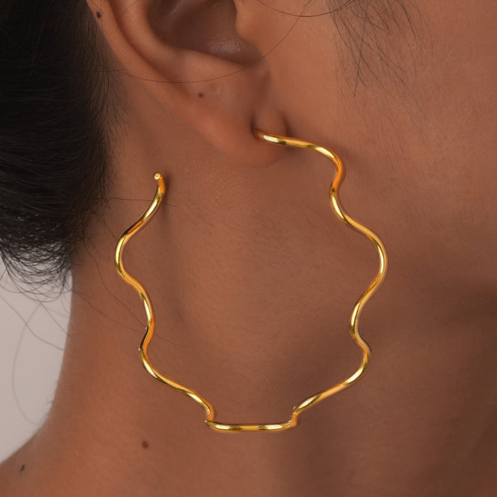 Wholesale Gold plated large earrings, stainless steel wave earrings, gold retro accessories