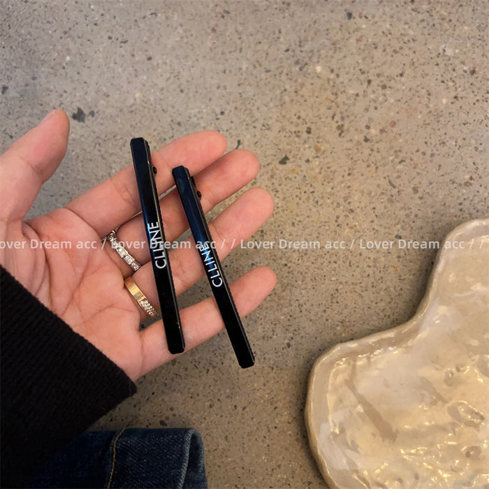 Wholesale Metallic style letter shaped hair clip with fashionable side bangs and ponytail accessories