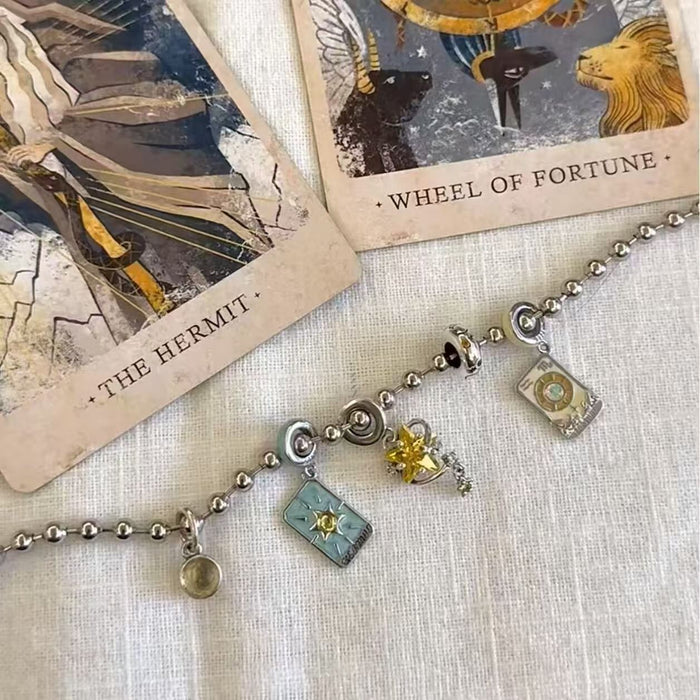 Wholesale Vintage vintage bracelet with a niche and unique design, exuding a sense of luxury and a touch of luxury