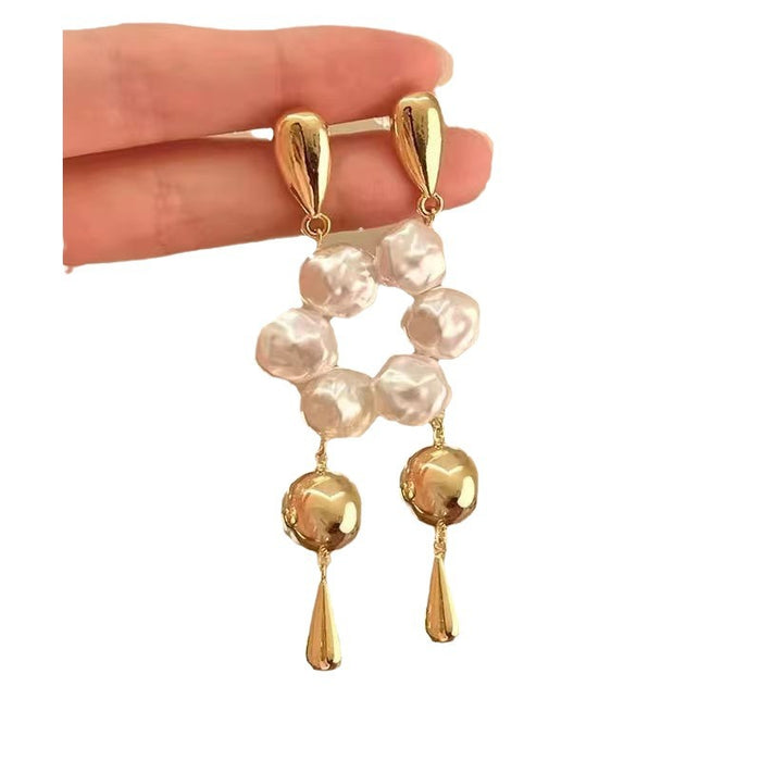 Wholesale Pearl earrings with niche design, high-end feel, light luxury metal, simple and versatile earrings and earrings