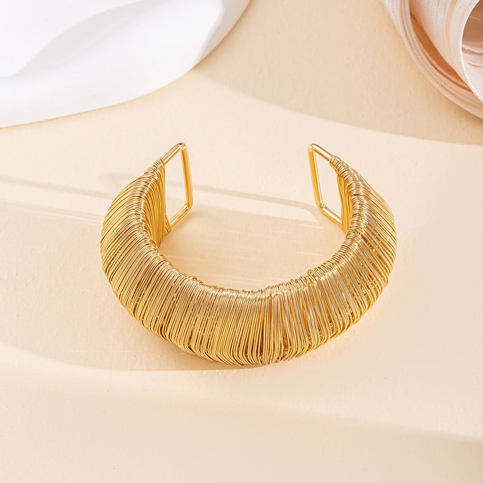 Wholesale New jewelry with personalized brushed weave bracelet, exaggerated alloy bracelet, and hand accessories