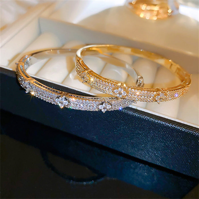 Wholesale Four-Leaf Flower Women's  Zircon Bracelets Full of Diamonds