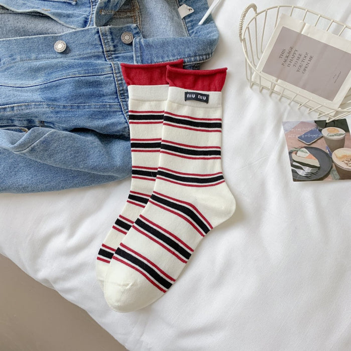 Wholesale Mid length socks with double ribbed stripes and letter labels, trendy cotton socks, minimalist design