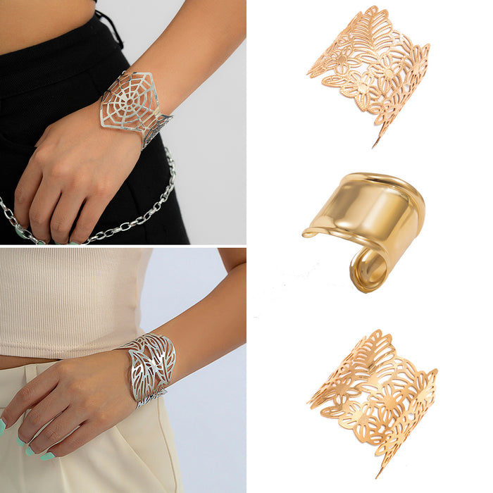 Wholesale Jewelry with a simple and high-end feel, open smooth bracelet, niche retro hollow leaf bracelet