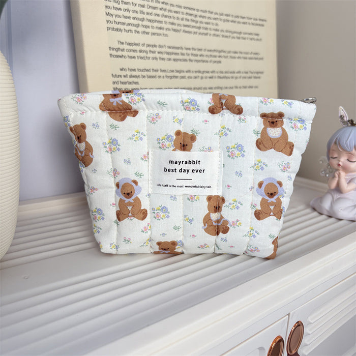 Wholesale Cute Cartoon Bear Quilted Cosmetic Bag Trendy Large Capacity Zipper Pouch Sweet Girl Handbag Fashion Accessory