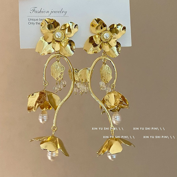 Wholesale Vintage metallic floral tassel earrings with a light luxury and high-end feel, niche design temperament, versatile and long earrings