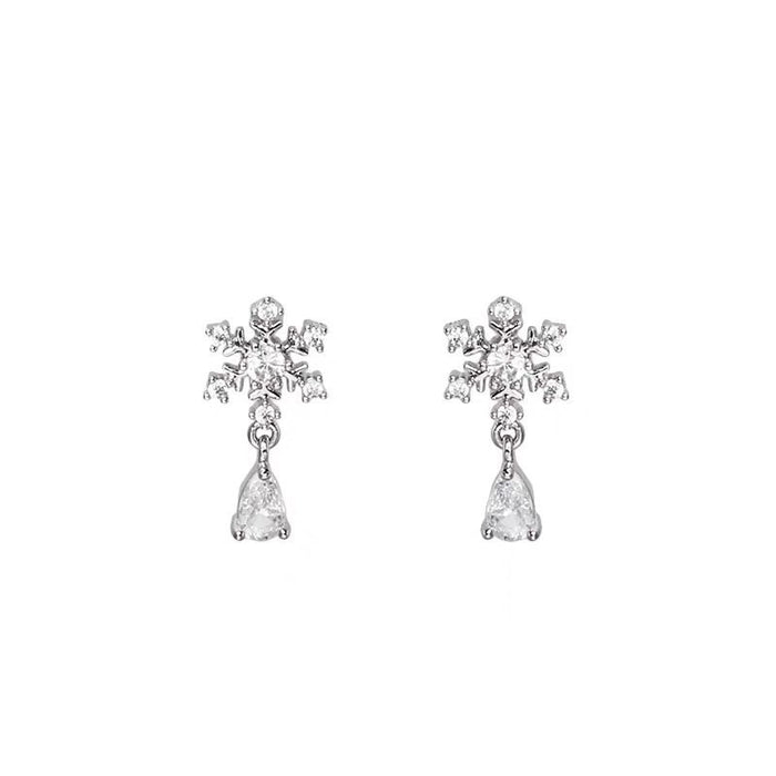 Wholesale Exquisite and gentle sparkling zirconia snowflake earrings