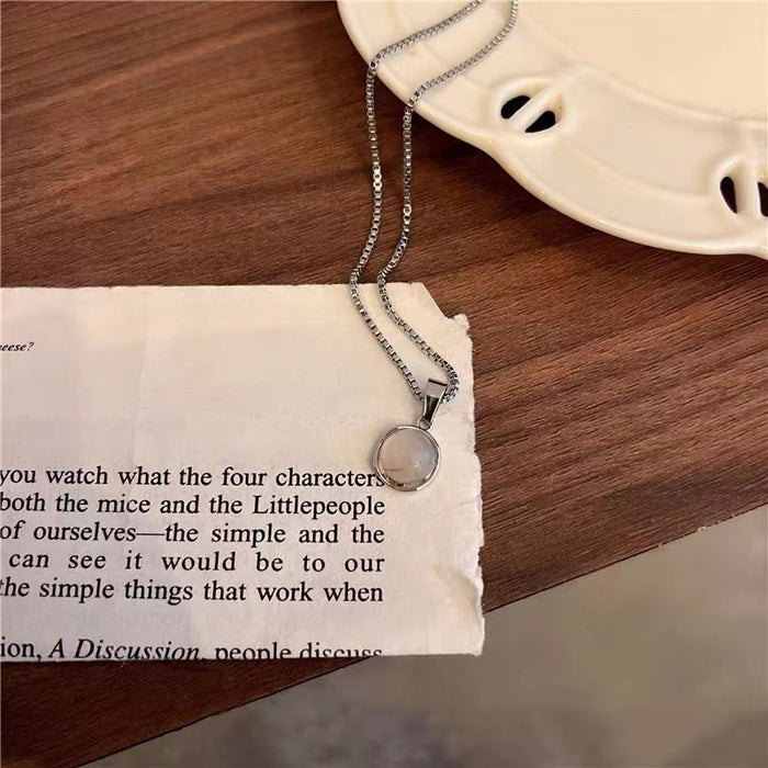 Wholesale New white jade round pendant necklace, versatile collarbone chain, fashionable and personalized temperament accessory