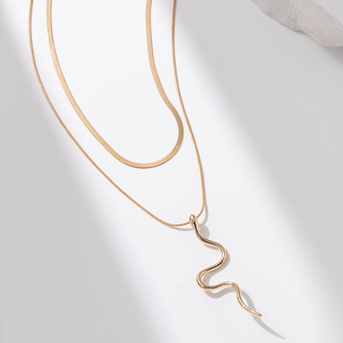 Wholesale Creative Serpentine Pendant Necklace Fashionable and Simple Double layered Stacked Zodiac Snake Jewelry for Women