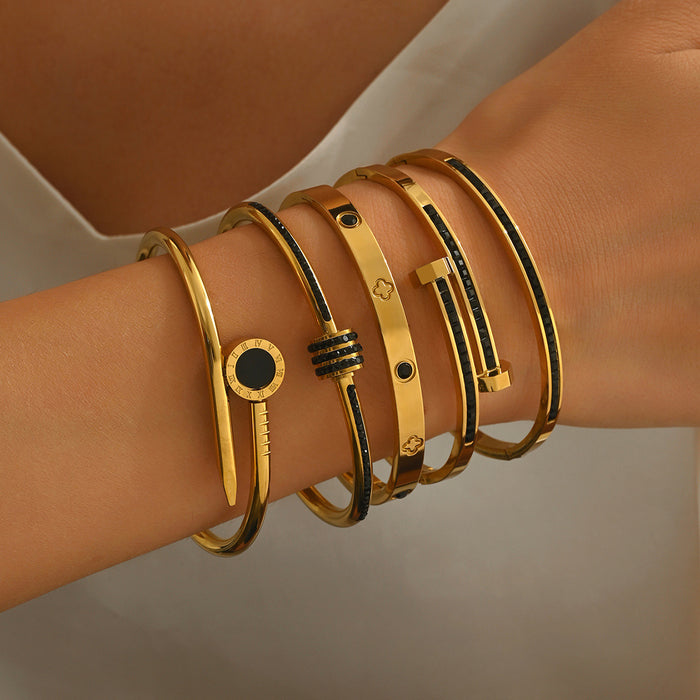 Wholesale Women S Studded Titanium Steel Bracelet Gold  Design Electroplated Black Finish Fashion Jewelry Accessory Everyday Gift