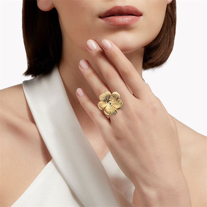 Wholesale Personalized and trendy flower opening titanium steel ring jewelry, fashionable Zou Ju ring