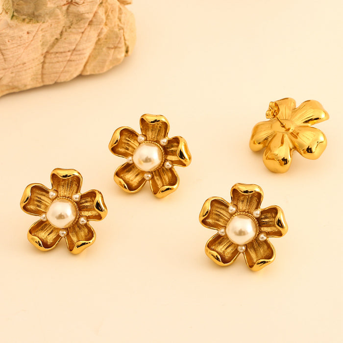 Wholesale Fashionable retro style pearl titanium steel earrings, personalized temperament, high-end feeling, flower earrings, color preservation wholesale