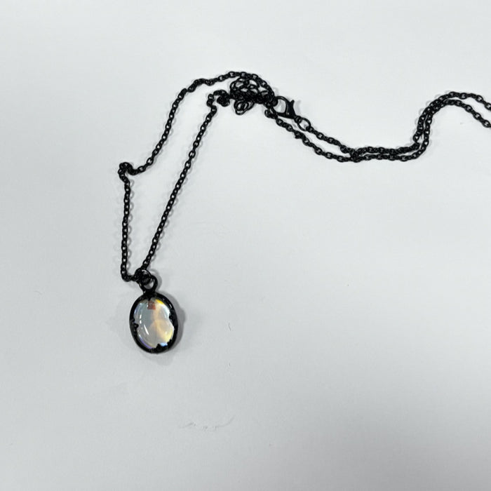 Wholesale Retro oval embedded AB color pendant, personalized and trendy collarbone chain
