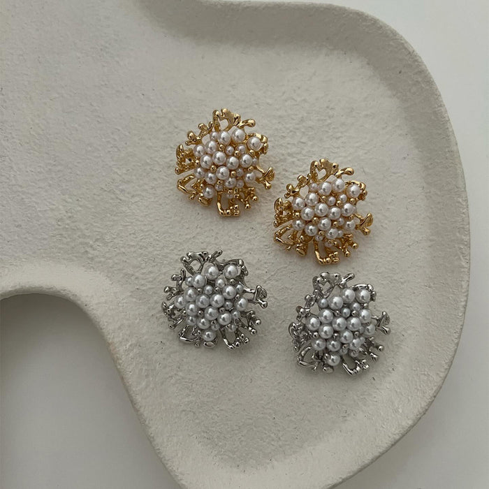 Wholesale Retro Gold Elegant Pearl Flower Earrings Women