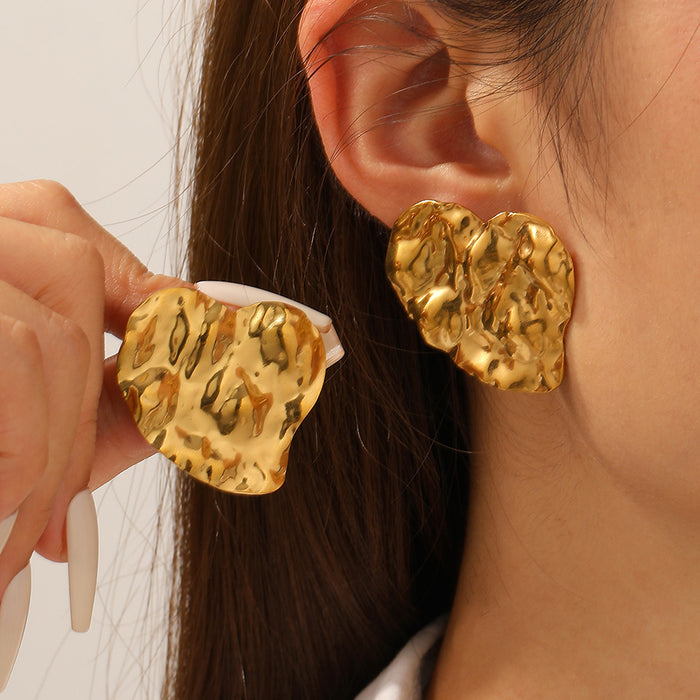 Wholesale Geometric earrings  exaggerated heart-shaped stud earrings   titanium steel   light luxury style  high-end earrings