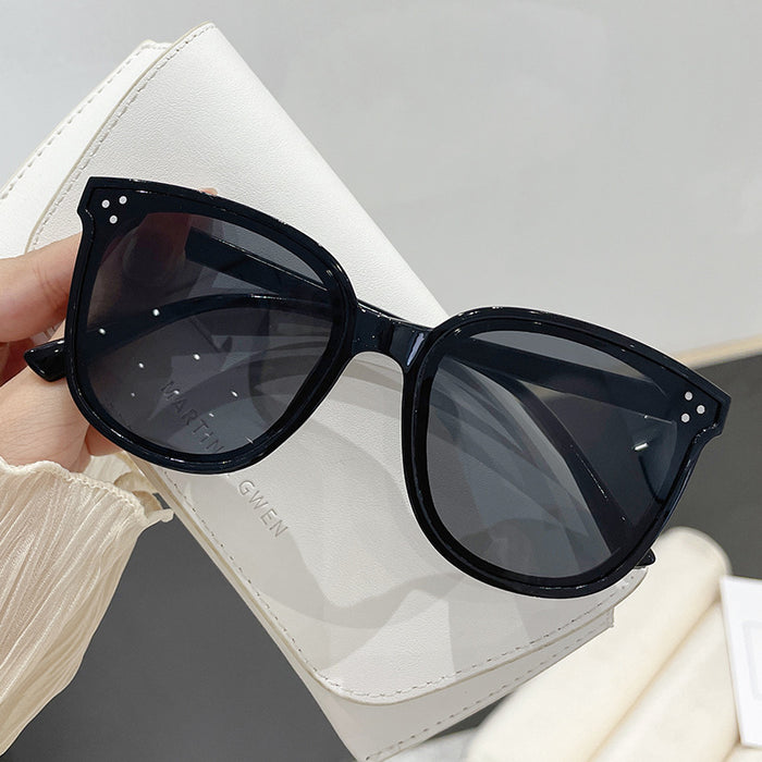 Wholesale Sunglasses for both men and women, street photography, fashionable sunglasses, internet famous households, UV protection and sun shading glasses for outdoor travel