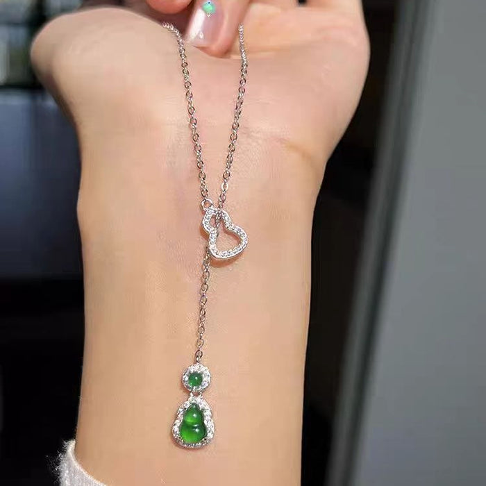 Wholesale Sparkling diamond hollow necklace, light luxury pendant, versatile collarbone chain