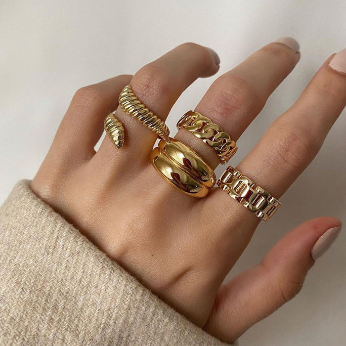 Wholesale Simple and personalized snake ring, retro electroplated imitation gold snake shaped joint ring 4-piece set