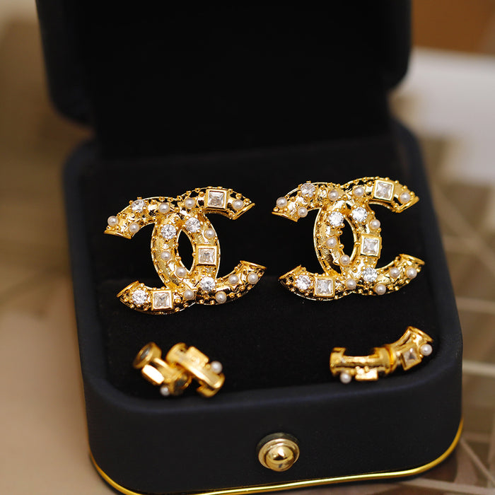 Wholesale Copper Inlaid Zircon C Letter Earrings JDC-ES-HanJie001