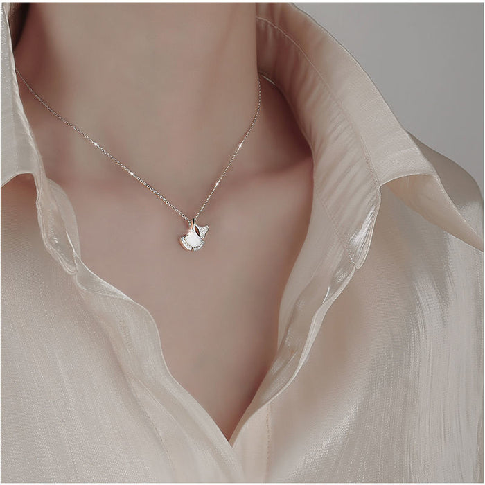 Wholesale Fan-shaped ginkgo leaf shell necklace diamond plated 18K gold  clavicle chain