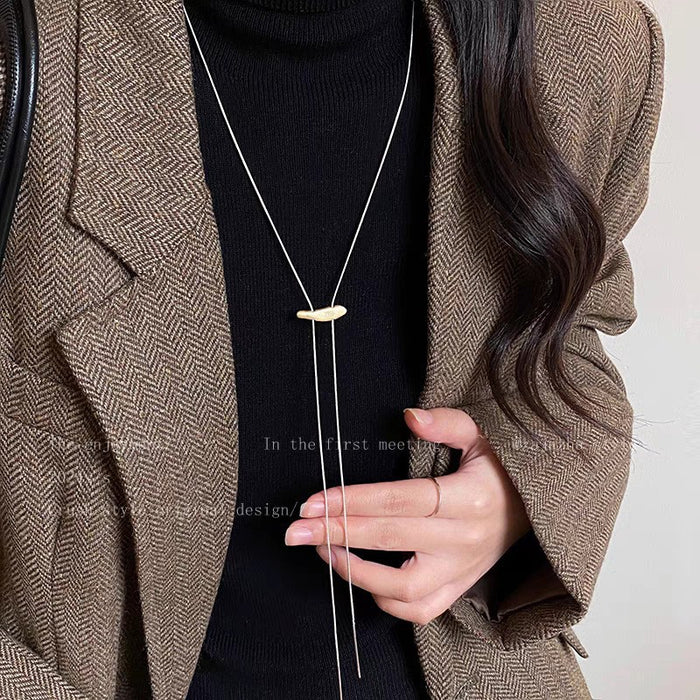 Wholesale Minimalist silver heart pendant necklace, women's light luxury high-end feel, long sweater chain accessory