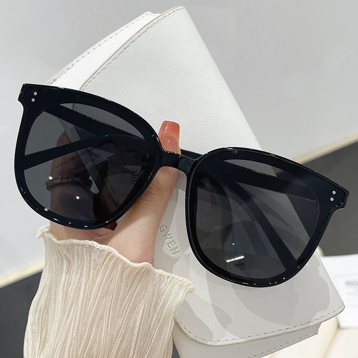 Wholesale Sunglasses for both men and women, street photography, fashionable sunglasses, internet famous households, UV protection and sun shading glasses for outdoor travel