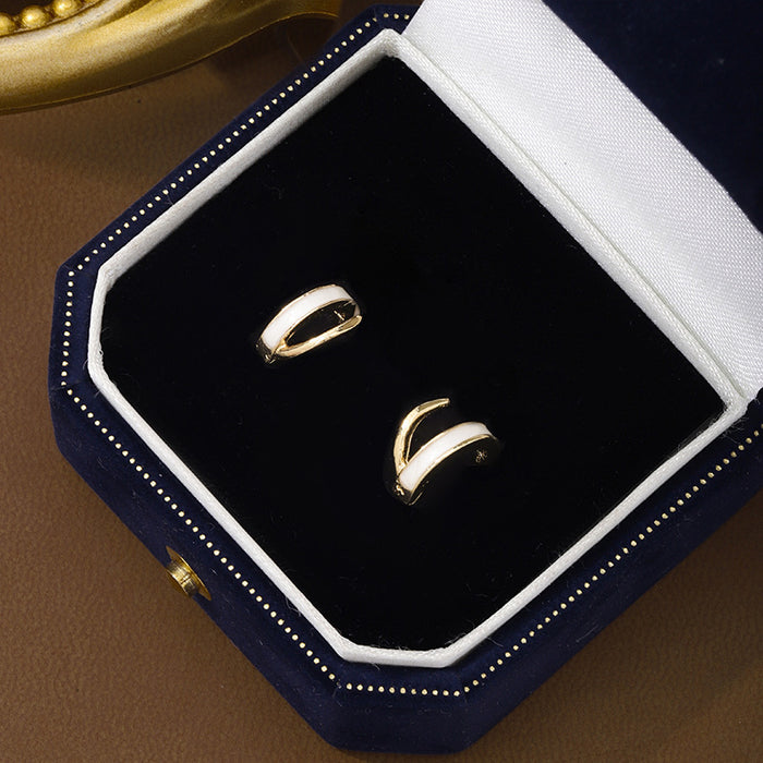 Wholesale New letter C-shaped earrings with niche design and unique design, wholesale of earrings